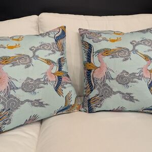 Elegant Heron Print Accent Pillows - Multicolor